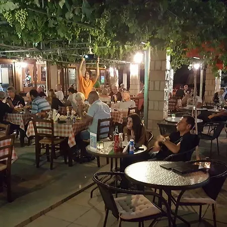 فيلة Sunset Villa11